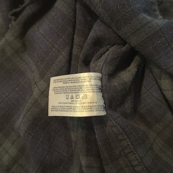 Eddie Bauer button up size large men’s - Picture 9 of 9